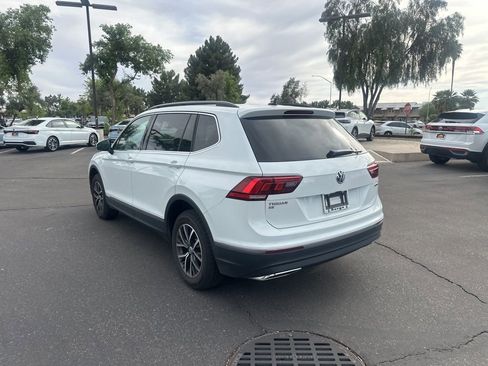 Used 2020 Volkswagen Tiguan SE w/ Panoramic Sunroof Package AWD/4WD image 7