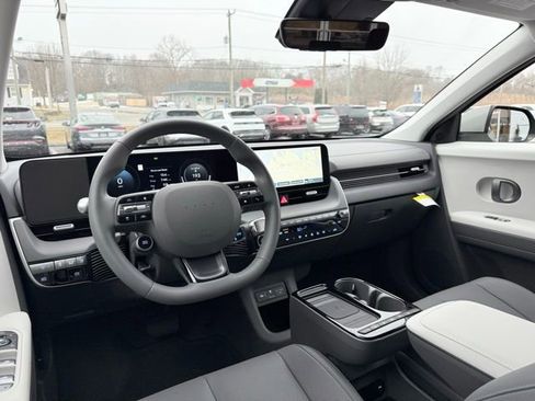 Used 2025 Hyundai Ioniq 5 SEL image 21