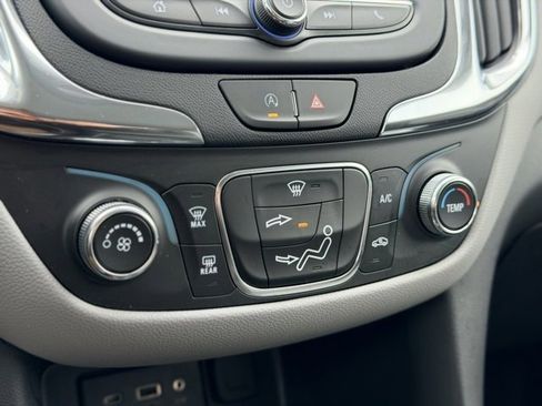 Used 2023 Chevrolet Equinox LT image 15