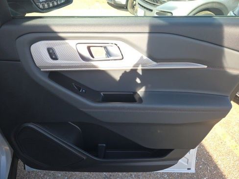 New 2026 Ford Explorer Active image 24