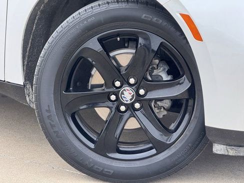 Used 2024 Buick Enclave Essence w/ Sport Touring Edition image 35