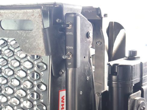 Used 2000 Ford E-150 and Econoline 150 RWD image 11