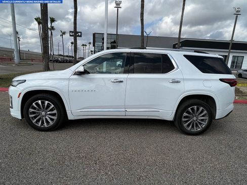 Used 2023 Chevrolet Traverse Premier image 4