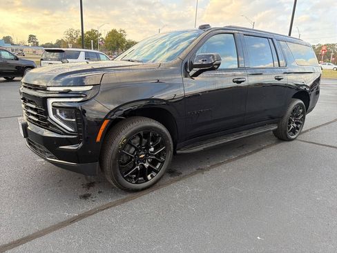 New 2026 Chevrolet Suburban RST image 4