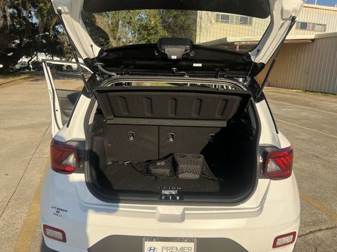 Used 2026 Hyundai Venue SEL image 17