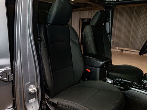 Used 2021 Jeep Gladiator Willys image 23