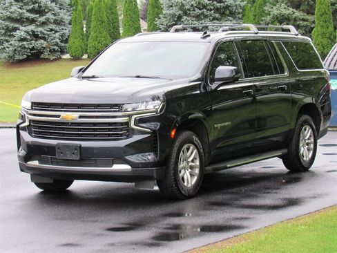 Used 2021 Chevrolet Suburban LT w/ Luxury Package AWD/4WD image 4