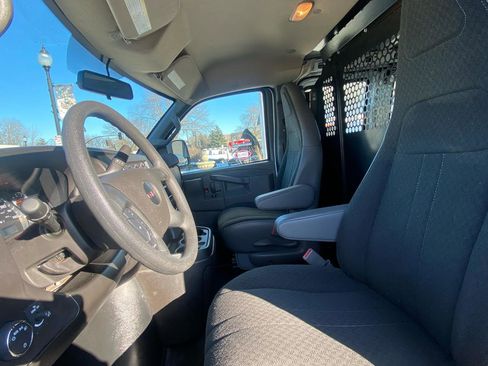 Used 2024 GMC Savana 2500 w/ Driver Convenience Package image 18