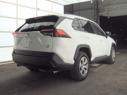 Used 2020 Toyota RAV4 LE image 6