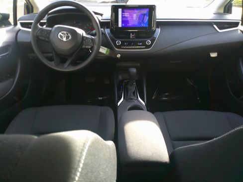 Used 2024 Toyota Corolla LE image 34