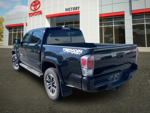 Used 2021 Toyota Tacoma TRD Sport w/ Technology Package image 4