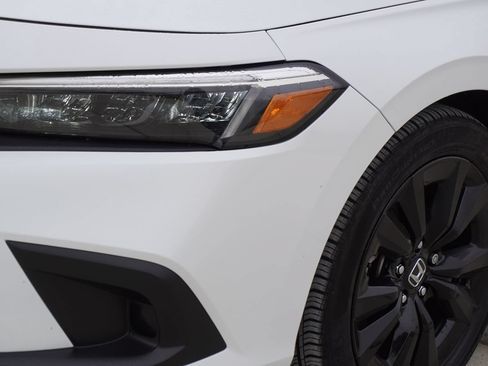 Used 2024 Honda Civic EX-L image 2