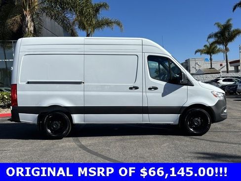 Used 2025 Mercedes-Benz Sprinter 2500 image 2