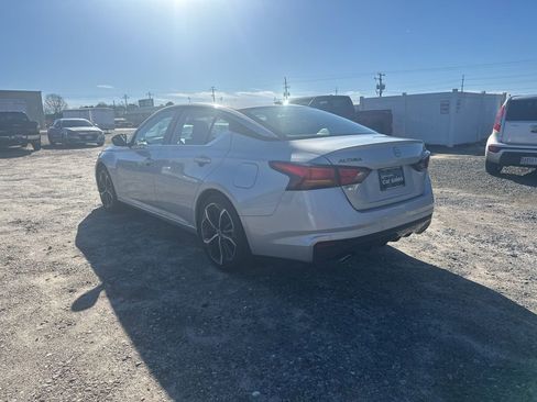 Used 2024 Nissan Altima 2.5 SR image 3