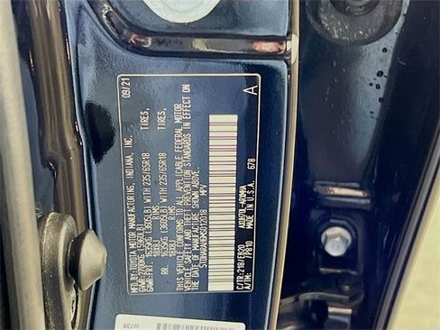 Used 2021 Toyota Highlander XLE image 27