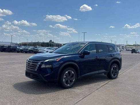 Certified 2025 Nissan Rogue SV AWD/4WD image 10