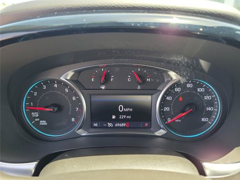 Used 2022 Chevrolet Traverse LT FWD image 27