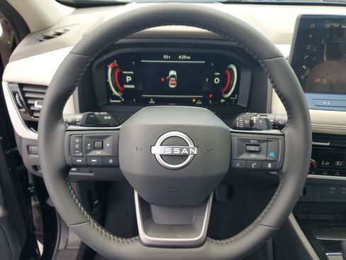 New 2025 Nissan Rogue SL w/ SL Premium Package image 15