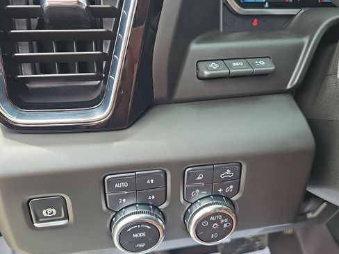 Used 2025 GMC Sierra 3500 Denali Ultimate AWD/4WD image 30