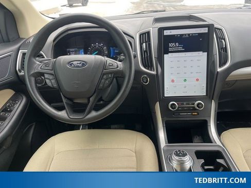 Certified 2024 Ford Edge SE image 17