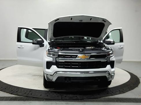 Used 2025 Chevrolet Silverado 1500 LT w/ Work Truck Package AWD/4WD image 11