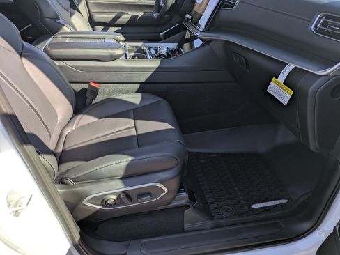 New 2026 Jeep Grand Wagoneer Limited w/ Premium Group II image 30