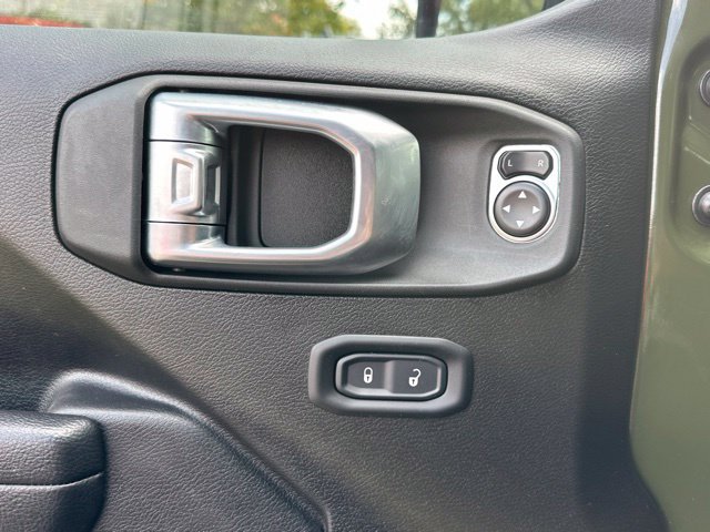 Used 2024 Jeep Wrangler Unlimited AWD/4WD image 11