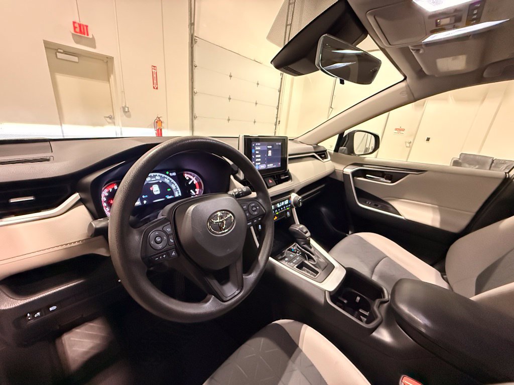 Used 2023 Toyota RAV4 XLE w/ Convenience Package FWD image 18