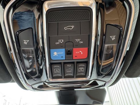 Used 2023 Jeep Grand Cherokee L Summit image 26