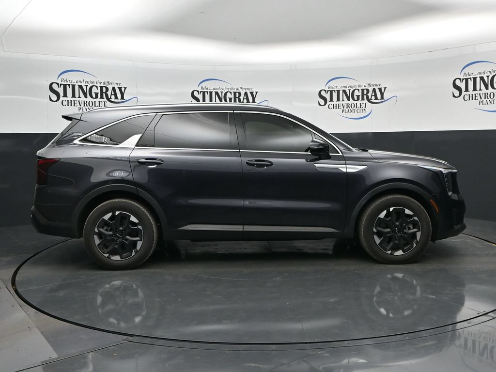 Used 2025 Kia Sorento S w/ Panoramic Sunroof Package FWD image 8