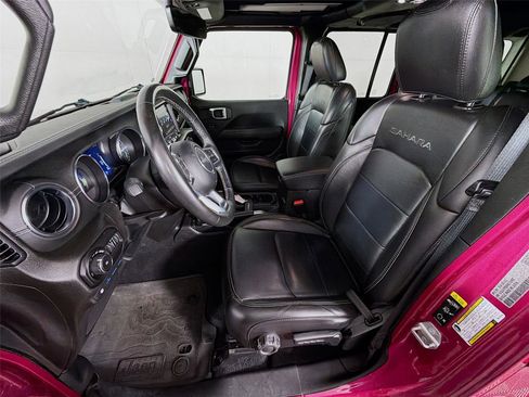 Used 2022 Jeep Wrangler Unlimited Sahara w/ Cold Weather Group AWD/4WD image 2