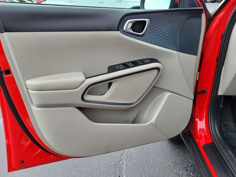 Used 2023 Kia Soul EX FWD image 19