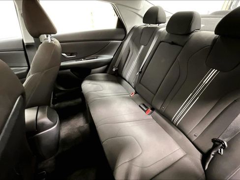 Used 2025 Hyundai Elantra SEL image 34