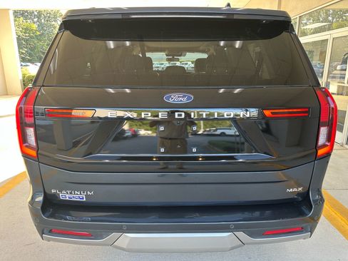 Used 2025 Ford Expedition Max Platinum w/ Driver's Package AWD/4WD image 11
