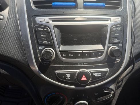 Used 2014 Hyundai Accent GS FWD image 25