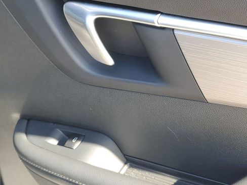 Used 2025 Buick Enclave Preferred image 48