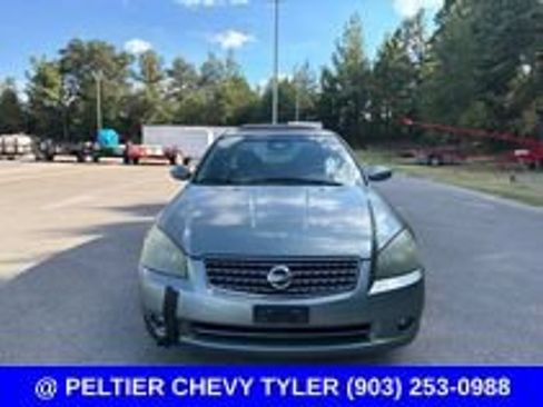 Used 2005 Nissan Altima 3.5 SE w/ (W01) Leather Sport Pkg FWD image 8