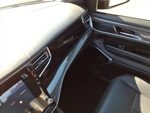 Used 2022 Jeep Wagoneer Series III w/ Premium Group I image 31