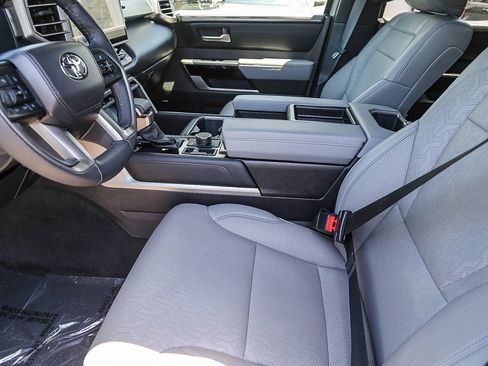 Used 2025 Toyota Tundra Limited AWD/4WD image 16