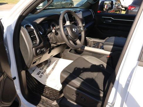 Used 2025 RAM 1500 Big Horn AWD/4WD image 19