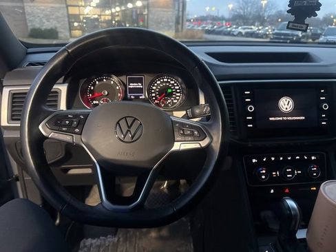 Used 2020 Volkswagen Atlas Cross Sport SE w/ Panoramic Sunroof Package image 11