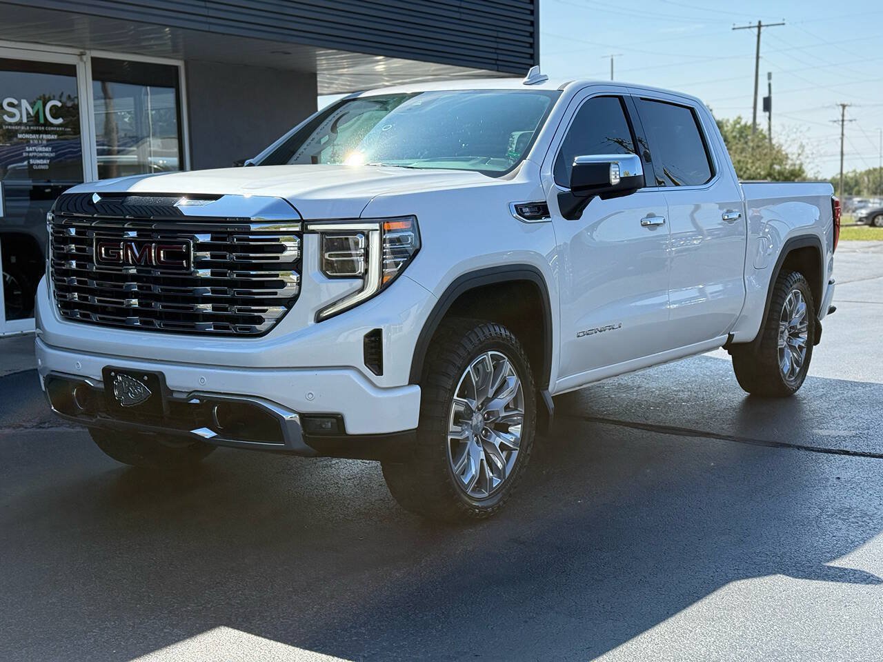 Used 2024 GMC Sierra 1500 Denali AWD/4WD image 4