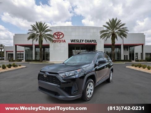 Used 2021 Toyota RAV4 LE FWD image 1