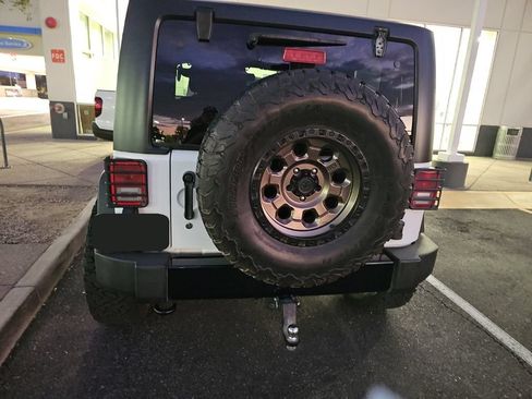 Used 2018 Jeep Wrangler Sport AWD/4WD image 9
