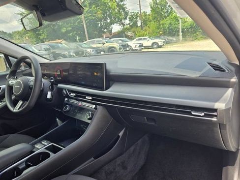 Used 2025 Hyundai Sonata SEL FWD image 30