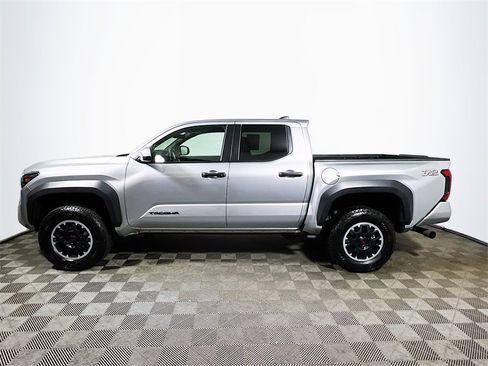Certified 2024 Toyota Tacoma TRD Off-Road image 5
