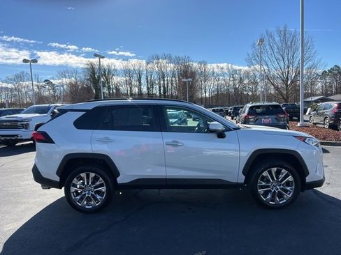 Used 2020 Toyota RAV4 Limited image 4