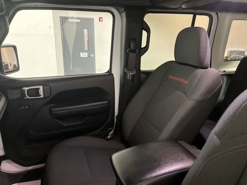 Used 2024 Jeep Wrangler Unlimited Rubicon image 25