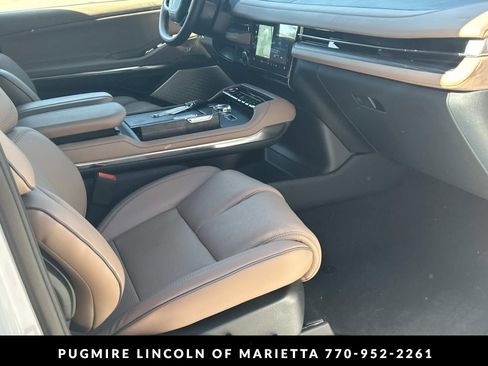 New 2026 Lincoln Navigator Black Label AWD/4WD image 29