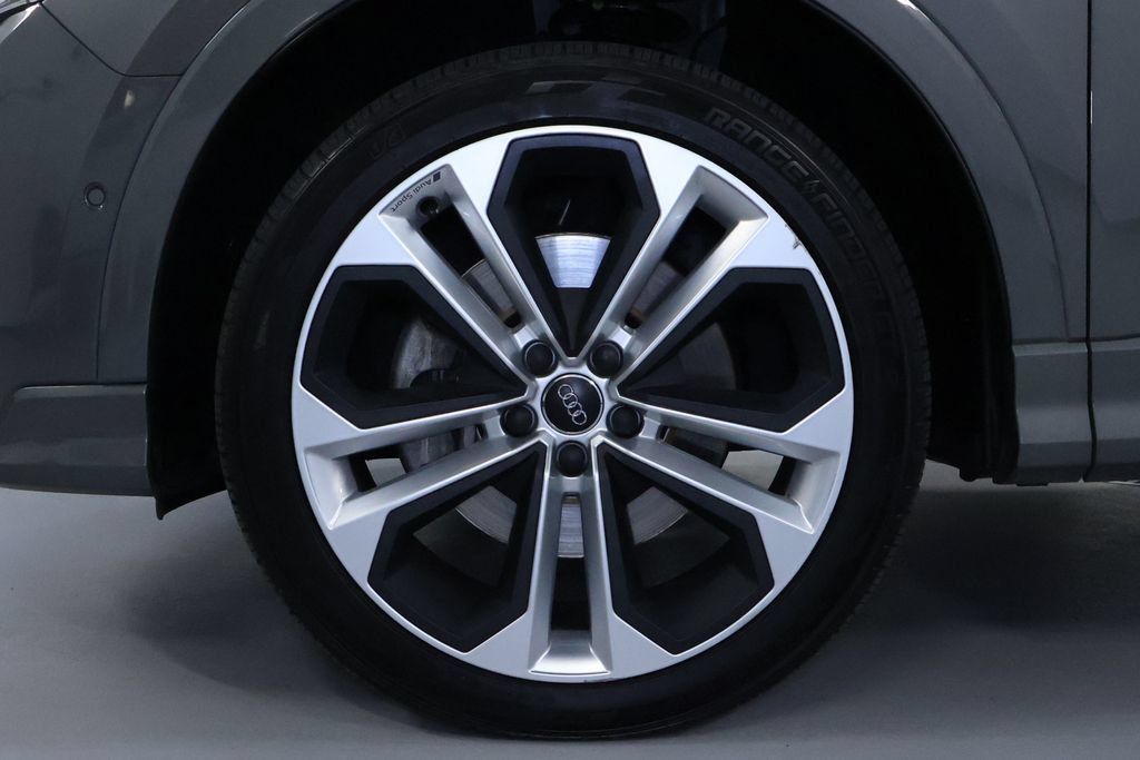 Used 2020 Audi Q3 2.0T Prestige w/ Prestige Package AWD/4WD image 37